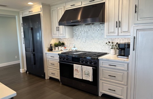 Fernandina Beach Maison | Beautiful 5 Bedroom Fully Renovated Beach Front Home!