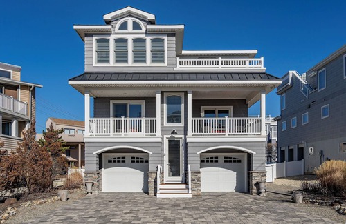 Loveladies Maison | Beautiful 5 Bedroom beach block with swimming pool, decks, indoor/outdoor living