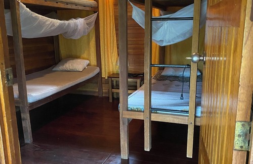 Cuajiniquil Cabine | Beautiful 5-bedroom lodge in Cuajiniquil with WiFi and Spa facial & body