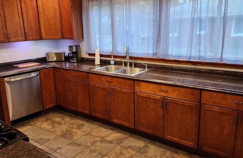 Bouvet Island Maison | Beautiful 5 bedroom home only minutes from UIUC