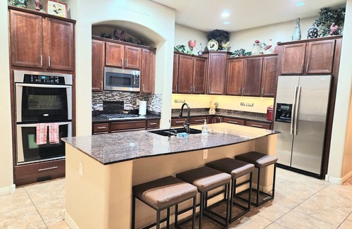 Montelena Maison | Beautiful 5 bedroom home with an Amazing * HEATED POOL!