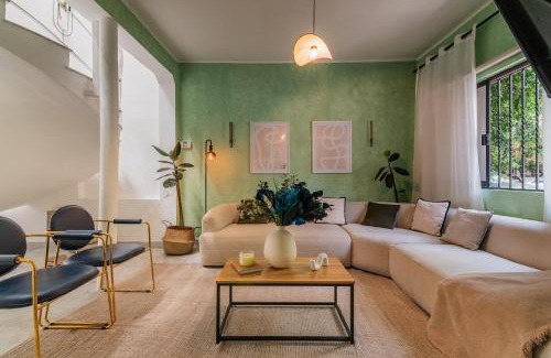 La Condesa Villa | Beautiful 6 BDR Villa with AC in La Condesa
