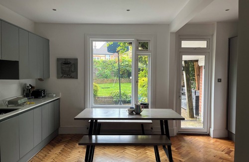 Winchmore Hill Maison | Beautiful 6 bedroom Edwardian bright family home based in Winchmore Hill