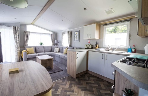 Skegness Maison | Beautiful 6 berth caravan at Southview Holiday Park in Skegness ref 33031S