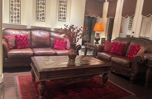 Katy Maison | Beautiful 6000 sqft home with beautiful amenities! Ideal for weddings & events