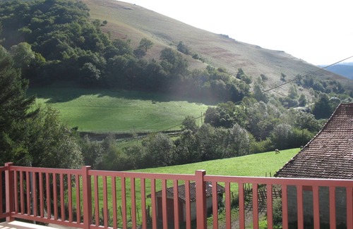Esterencuby Appartement | Bel appart rdc grde terrass vue panoramic montagne basque prox StJeanPieddePort