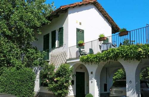 San Damiano dʼAsti Villa | Belle maison de vacances pour 2 personnes avec piscine, TV, balcon, animaux admis et parking