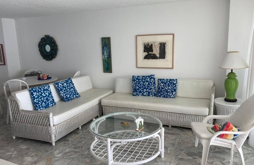 Club Deportivo Appartement | Beautiful apartment on the beach overlooking the beautiful Acapulco Bay.