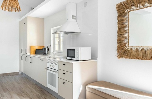 Sao Martinho Villa | Agréable appartement dans une maison de vacances avec piscine, WIFI, climatisation, TV et terrasse