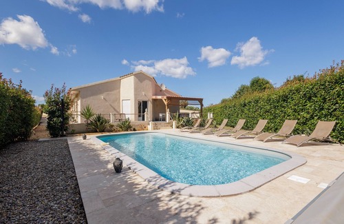 Talasani Villa | Belle villa climatisée, 11 personnes, piscine privée, proche Moriani Plage.