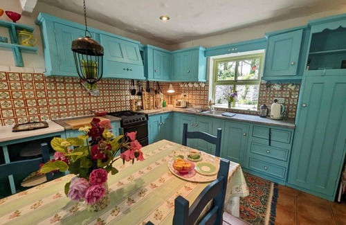 Bell Harbour Cottage | Belle Aisling Cottage, Dooneen, Burren, le long de l'Atlantique wa Co. sauvage Clare