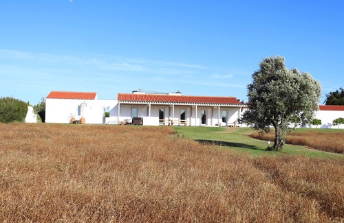 Sao Luis Maison | Beautiful and charming house with pool