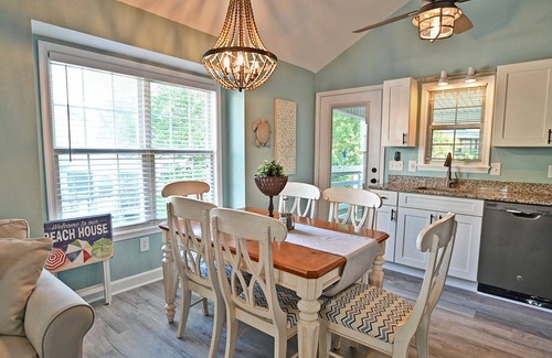 Clearwater Cottage | Beautiful and Completely Renovated 2 Bedroom/1.5 Bathroom Cottage nestled near the Beach! Pool, Tennis, WIFI and more!