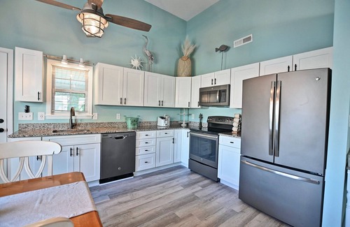 Clearwater Cottage | Beautiful and Completely Renovated 2 Bedroom/1.5 Bathroom Cottage nestled near the Beach! Pool, Tennis, WIFI and more!