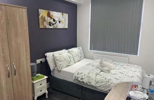 Coventry Maison | Beautiful and Cosy Double Ensuite Room