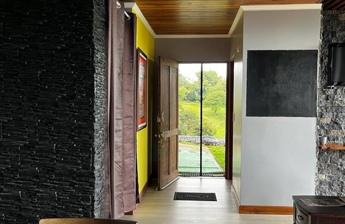 Monteverde Appartement | Appartement équipé, avec vue montagne et océan