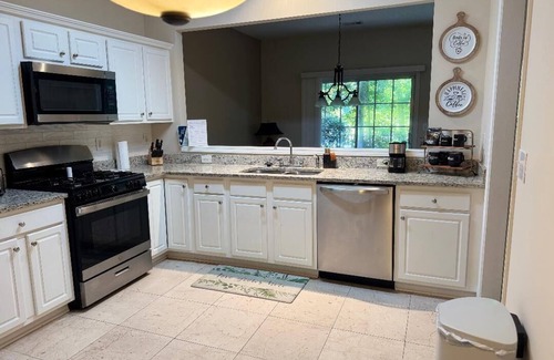 Gwinnett Place Maison | Beautiful and cozy townhome in delightful Duluth!