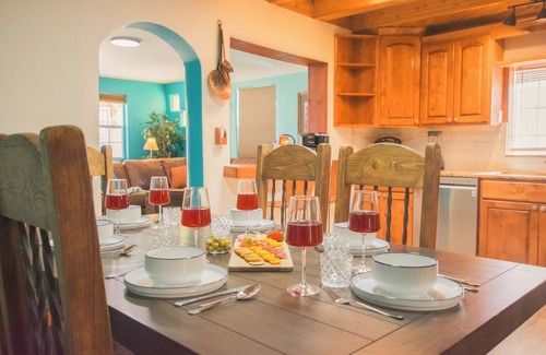 North Valley Maison | This house is a 5 bedroom(s), 5 bathrooms, located in Albuquerque, NM.