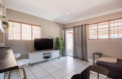 Waterkloof Glen Appartement | Beautiful and Modern apartment close to Menlyn