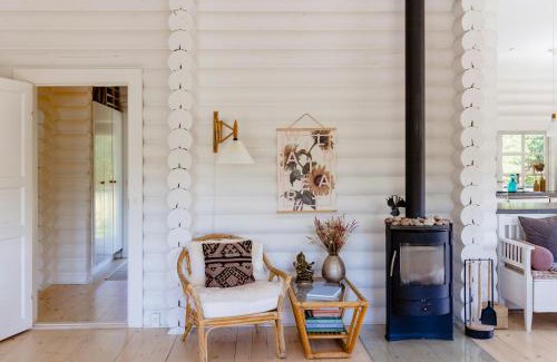 Melby Maison | Beautiful And Romantic Cottage With Swimmingpool