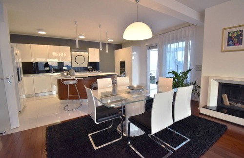 Znjan Appartement | Beautiful and spacious penthouse with big terrace with sea view!