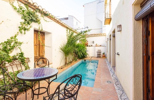 Pinos del Valle Villa | Belle maison andalouse avec piscine barbecue