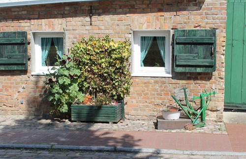 Damgarten Appartement | Beautiful Apartment in Damgarten with Garden