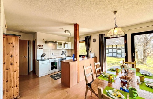 Frankenau Maison | Joli appartement dans une maison de vacances avec WIFI, TV, terrasse et animaux admis