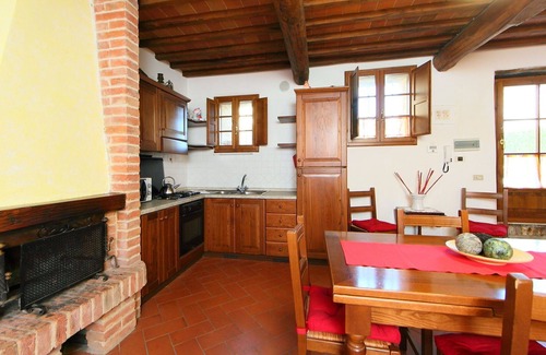 Rapolano Terme Villa | Agréable appartement dans une maison de vacances avec piscine, WIFI, TV, patio et parking