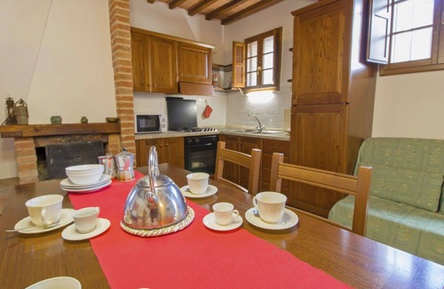 Rapolano Terme Villa | Agréable appartement dans une maison de vacances avec piscine, WIFI, TV, patio et parking