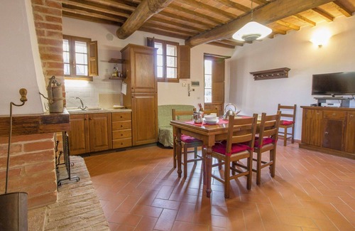 Rapolano Terme Villa | Agréable appartement dans une maison de vacances avec piscine, WIFI, TV, patio et parking