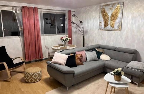 Ormesson-sur-Marne Appartement | Beautiful apartment with beautiful views of Paris