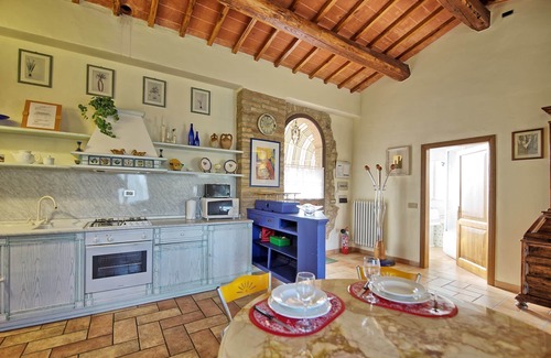 San Gimignano Appartement | Agréable appartement pour 2 personnes avec climatisation, WIFI, piscine, TV et vue panoramique