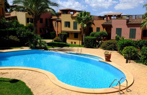 Son Veri Nou Appartement | Bel appartement avec vue sur la mer, entouré de jardins et de trois piscines