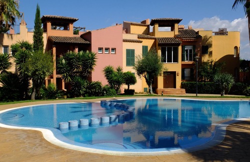 Son Veri Nou Appartement | Bel appartement avec vue sur la mer, entouré de jardins et de trois piscines
