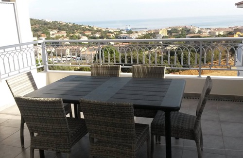 L'Ile-Rousse Appartement | TRES BEL APPARTEMENT DANS RESIDENCE HAUT STANDING SUPERBE VUE MER ET MONTAGNE