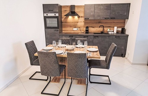Sekirn Appartement | Agréable appartement pour 6 personnes avec WIFI, TV et balcon