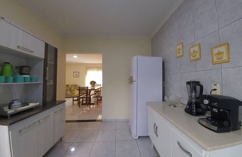 Porto Belo Appartement | Beautiful apartment (first floor) in Perequê, 600m from the beach with air and Wi-Fi
