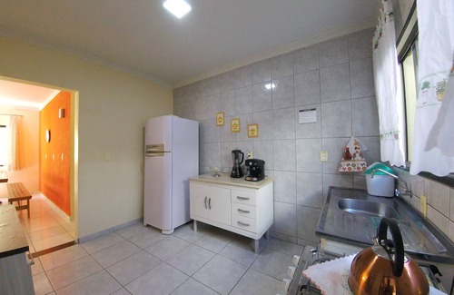 Porto Belo Appartement | Beautiful apartment (first floor) in Perequê, 600m from the beach with air and Wi-Fi