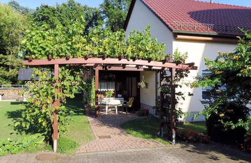 Eilenburg Appartement | Agréable appartement pour 3 personnes avec WIFI, TV, patio et animaux admis