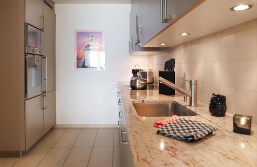 Montreux Appartement | Joli appartement pour 2 personnes avec WIFI, piscine, climatisation, TV, terrasse et vue panoramique