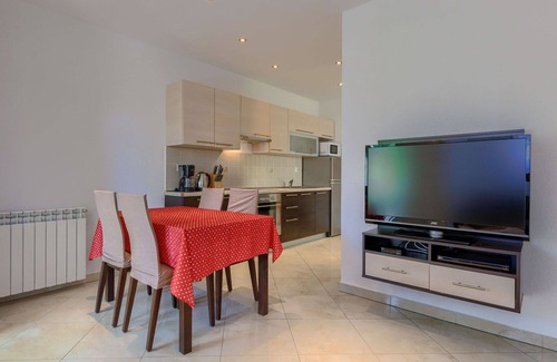 Cancini Appartement | Joli appartement pour 4 personnes avec climatisation, WIFI, TV, terrasse et parking