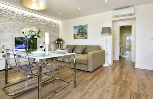 Kastelir-Labinci Appartement | Beautiful apartment for 6 people with A/C, pool, WIFI, TV, patio and parking