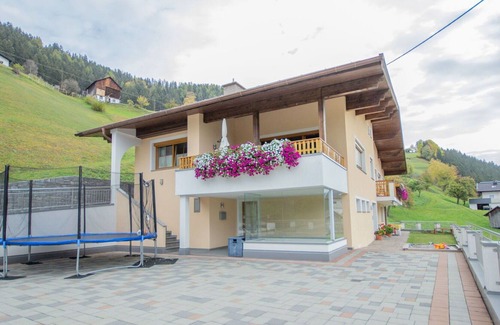 Landeck Appartement | Agréable appartement pour 3 personnes avec WIFI, TV et parking