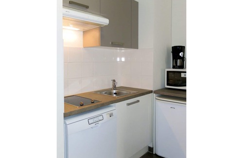 Chinon Appartement | Bonito apartamento para 4 personas con piscina, WIFI, TV, terraza, mascotas permitida y aparcamiento
