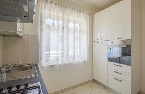 Buzet Appartement | Joli appartement pour 5 personnes avec bain à remous, climatisation, WIFI, TV et terrasse