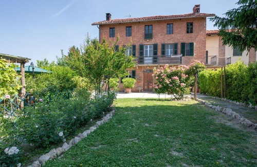 Camerano Casasco Appartement | Bel appartement pour 5 personnes avec WIFI, TV, balcon, animaux admis et parking