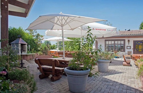 Bad Emstal Maison | Bel appartement dans une maison de vacances avec WIFI, piscine, TV, terrasse, animaux admis, parking