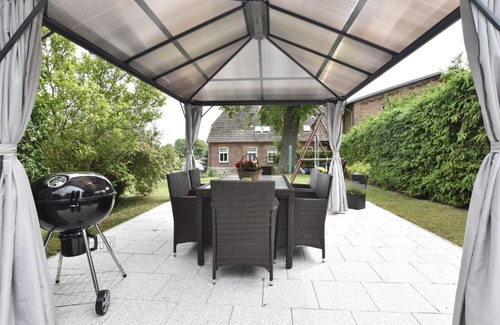 Satow Appartement | Beautiful Apartment in Gerdshagen with Barbecue