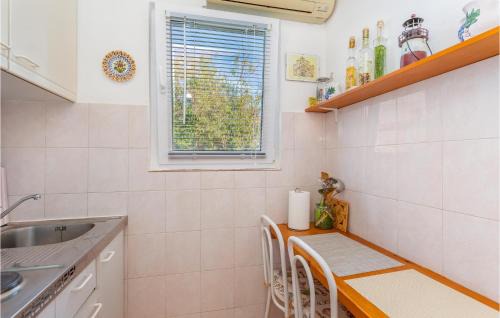 Milohnici Appartement | Beautiful Apartment In Linardici